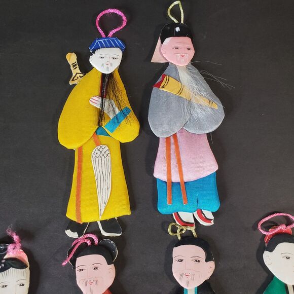 Adorable Vintage Set of 8 Chinese Silk and Paper Dolls 4" tall Asian Figures - Picture 10 of 11